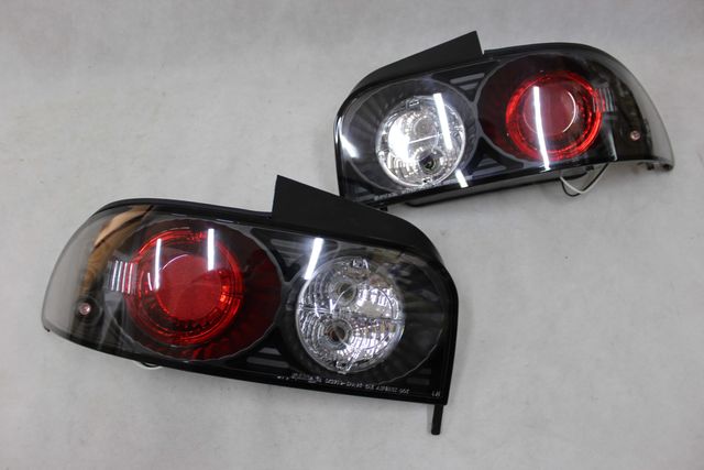 Lampy światła tył tylne Subaru Impreza 93-00 GT BLACK Tuning NOWE