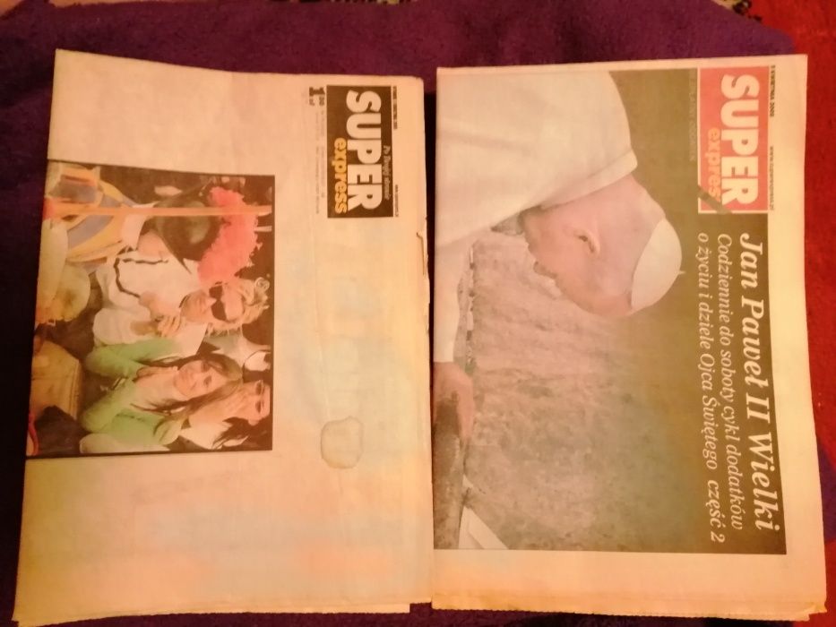 Folder "Ostatnia choroba,zgon i pogrzeb Jana Pawła II"