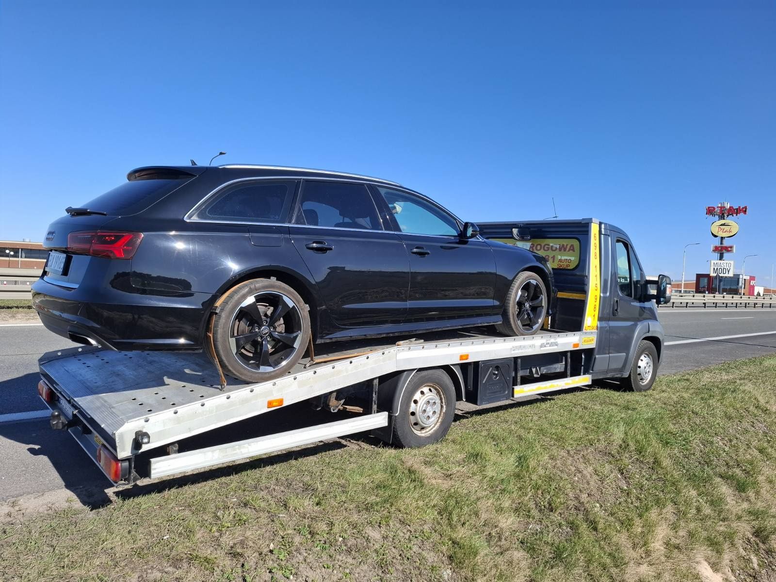 Pomoc drogowa Holowanie Transport Autolaweta  Tanio