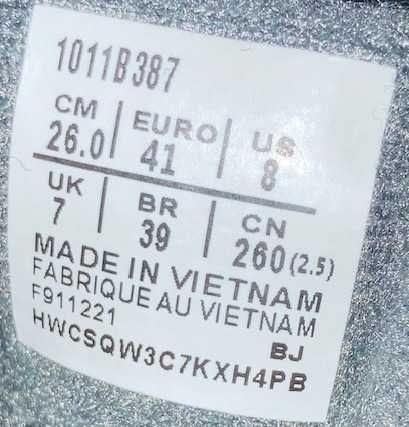 зимние кроссовки Асикс  на 39 размер