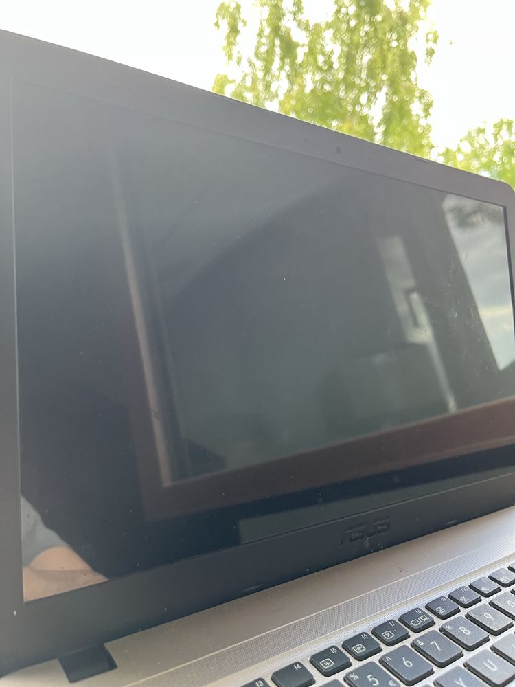 Laptop asus biurowy