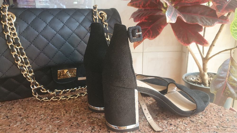 Sandálias bershka 36