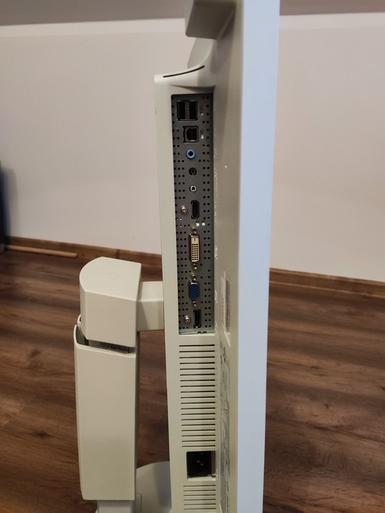 Monitor 24" NEC EA243WM