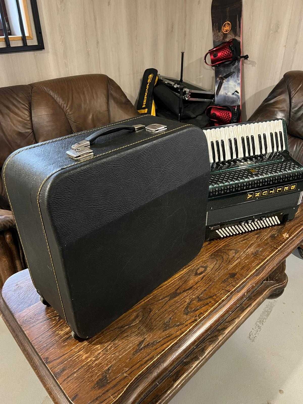 Akordeon Beltuna Studio IV 120 basów + Midi Musictech