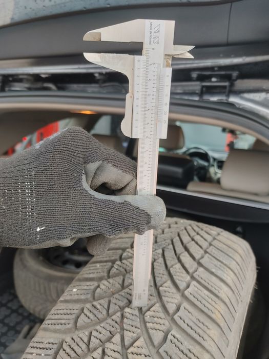 Opony zimowe Bridgestone z felgami 195/65/15