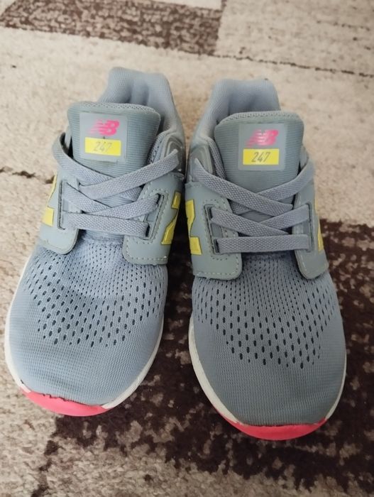 Кросівки дитячі NB247