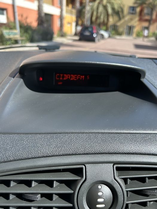 Renault clio 1.2 16 v 102 mil kms