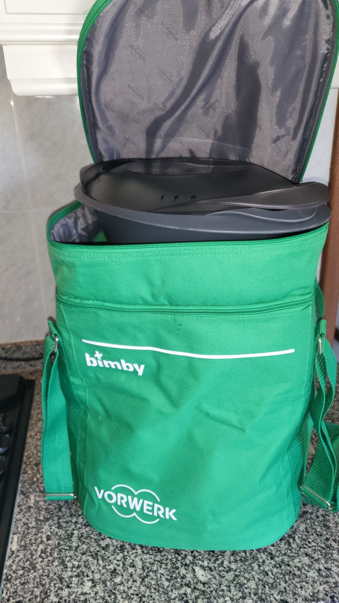 BIMBY TM5 c/ EXTRAS, 2 COPOS, COOKIDOO, A BIMBY FAZ e saco TRANSPORTE
