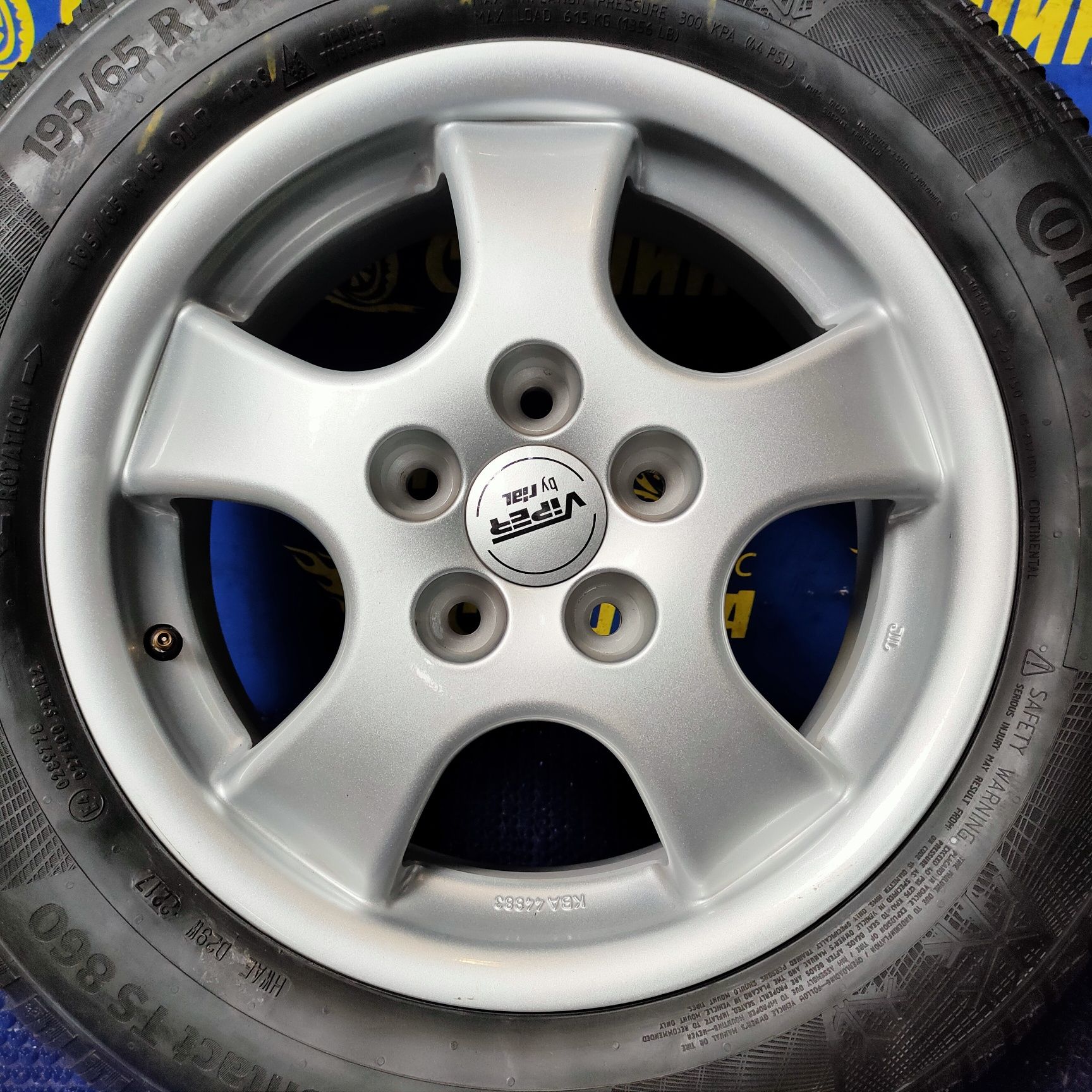 Диски 5x110 Rial R15 з шинами 195/65R15 Continental