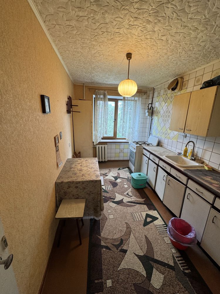 3-к Подол , рядом Атб