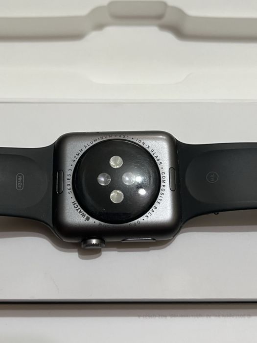 Продам Apple watch 3 42mm