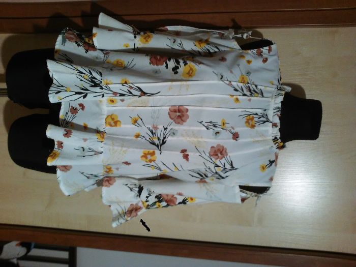 bluzka zwiewna- odkryte ramiona, falbanki, 14/42