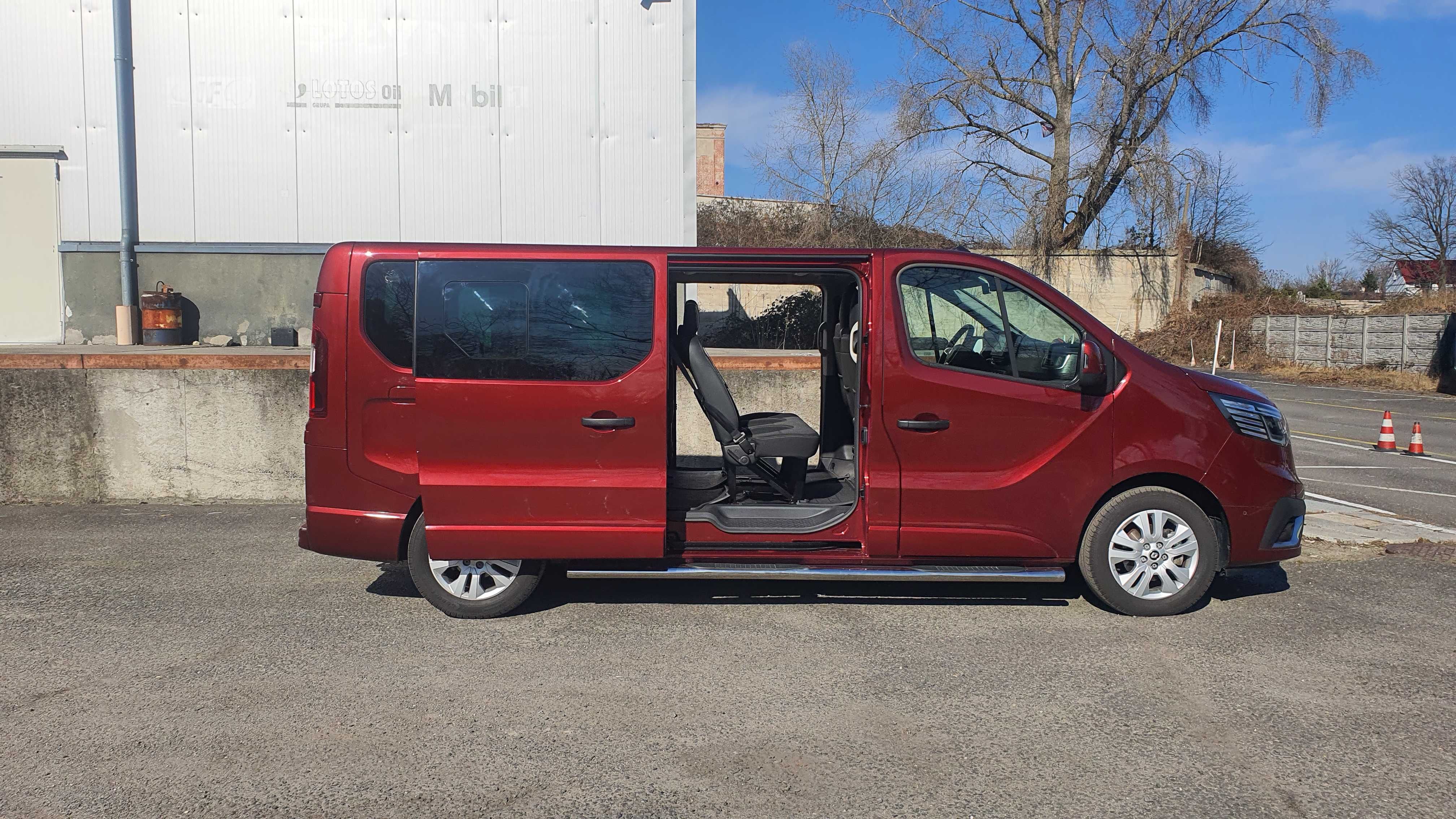 Renault Trafic Kombi long 9 osobowy otoRent.pl