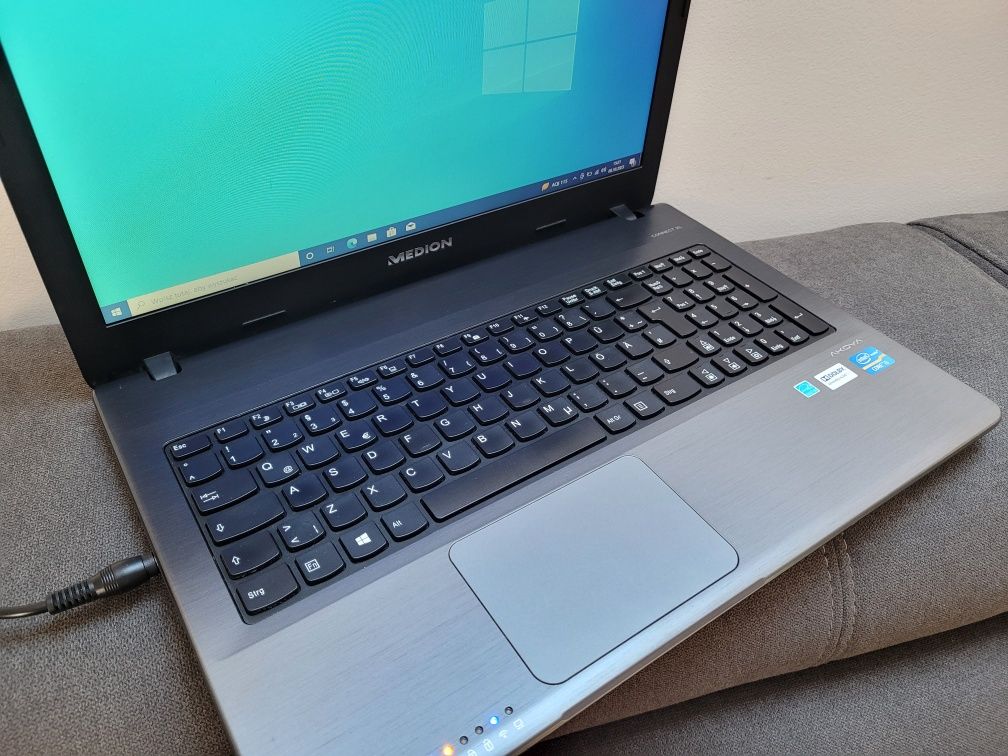 Laptop Medion- Intel i3, 4gb ram, dysk 1000gb, Szybki!, Ładny!, Akoya