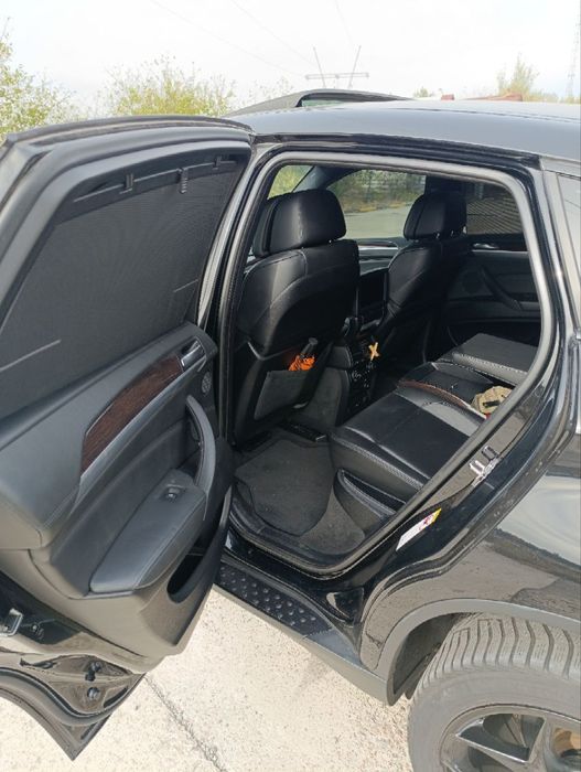 Продам свою BMW X6 4.4л бенз