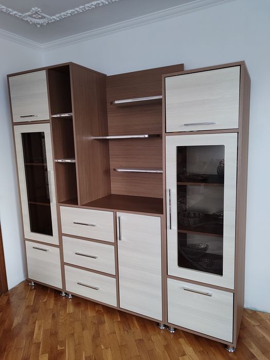 Двоколірна стінка терміновий продаж