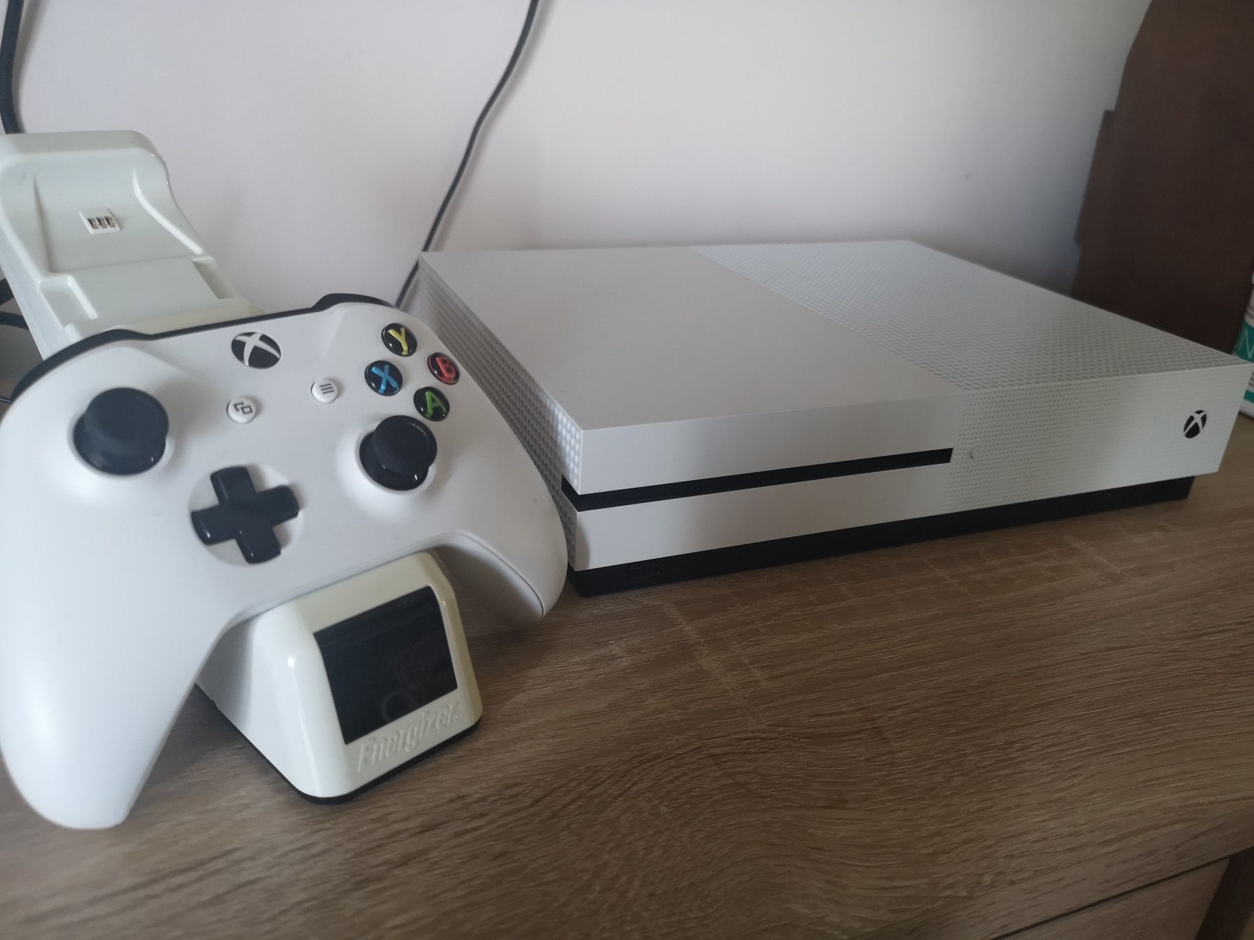 Xbox one S 1Tb + PAD