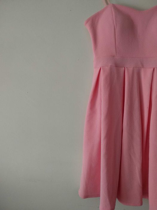 Vestido Rosa de Alças Ajustáveis