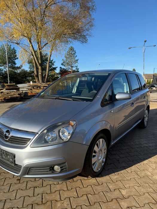 Opel zafira 1.8 benzyna 7 osob dodatkowy komplet felg