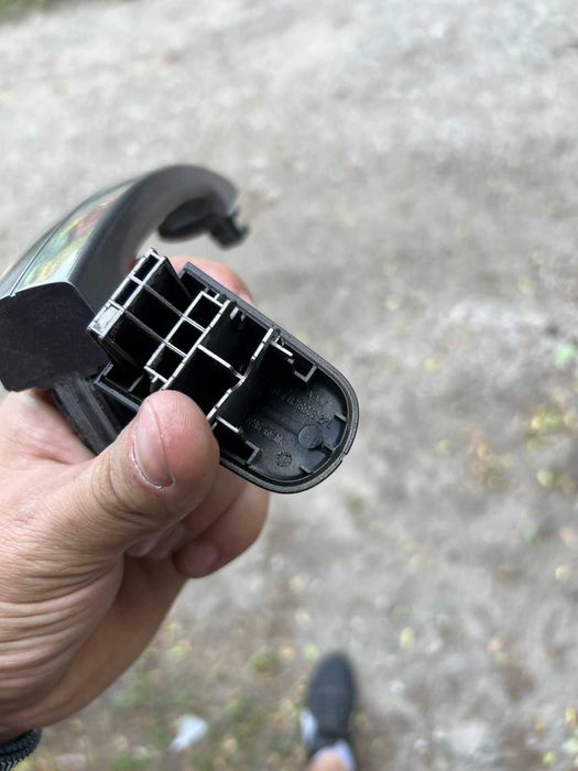 Ручка двери Ford Focus\C max AM51U22404