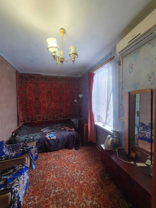 Продам 1/3 част. будинку,свій двір,зручн. метро Хол гора.вул.Лиса,57