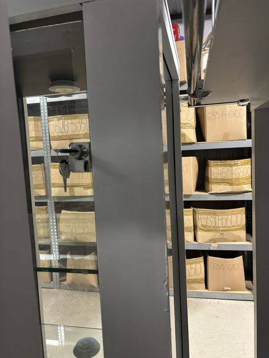 Regały futryny sklepowe