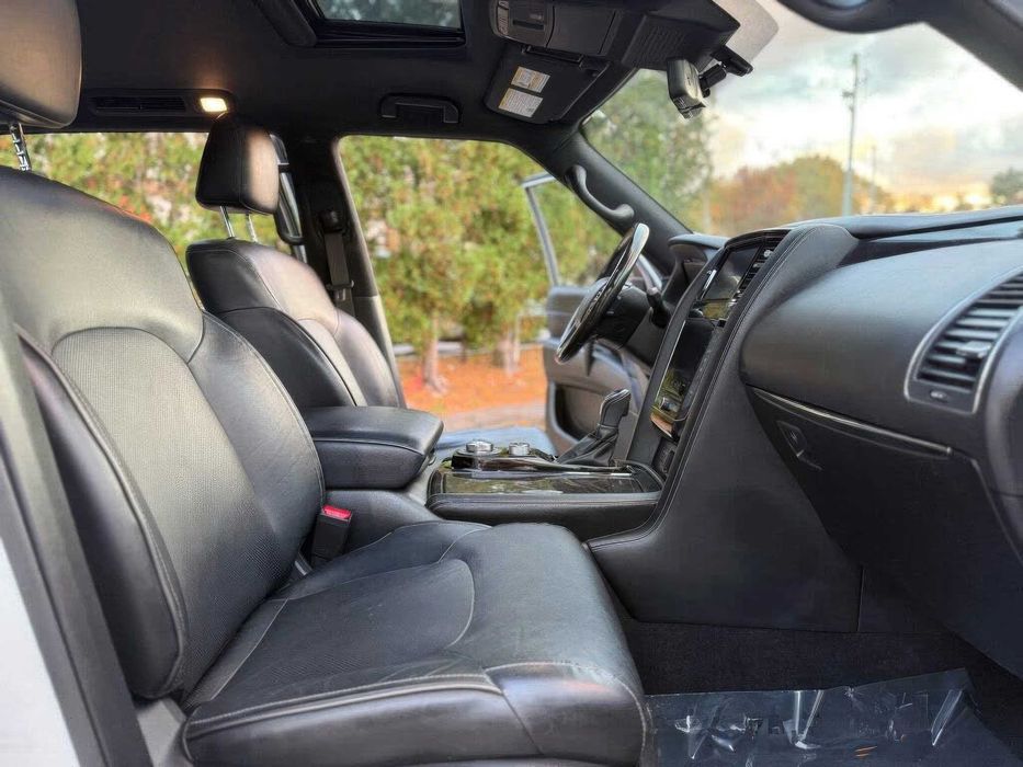 INFINITI QX80 Luxe      2020