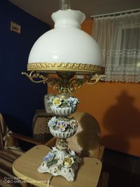 Lampa porcelanowa.