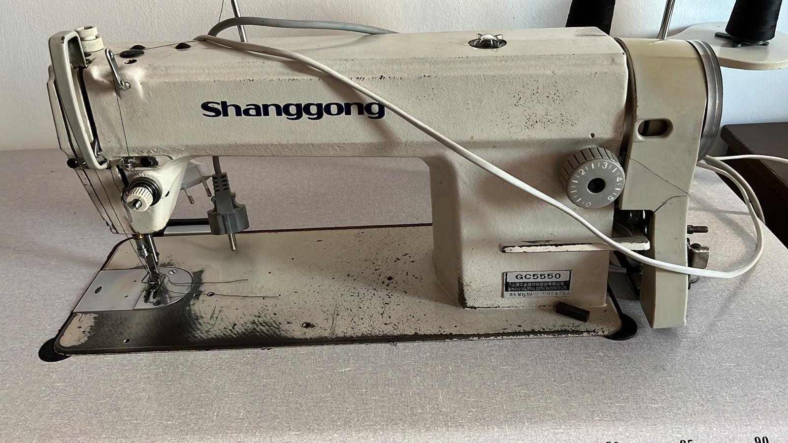 Maszyna do szycia stębnówka Shanggong ze stołem, GC5550