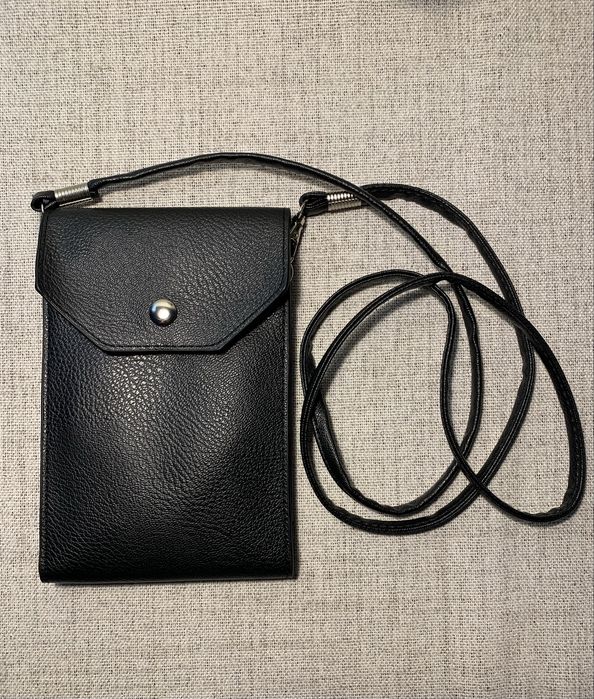 Кошелек на шию новий