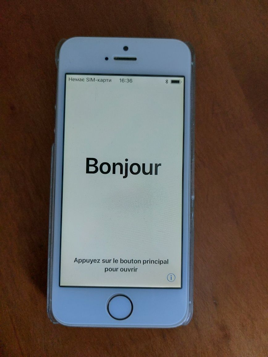 Айфон iPhone 5S без зарядки и наушников