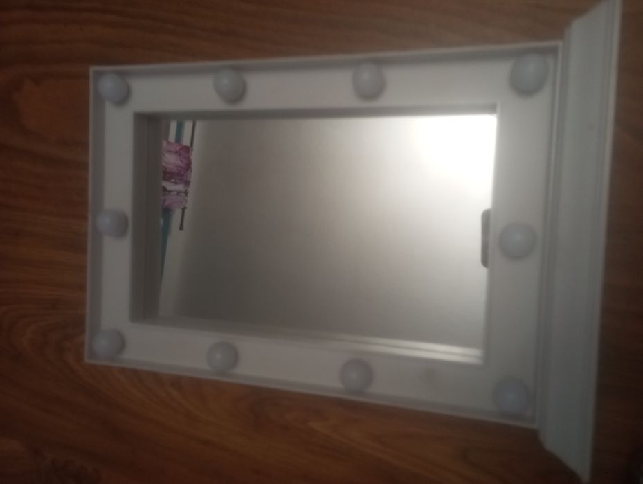 Lusterko Glamour świecące na baterie