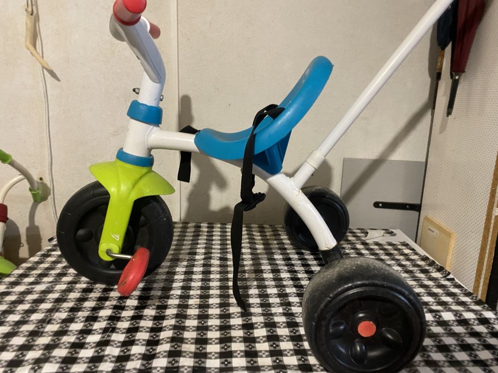 Triciclo com puxador