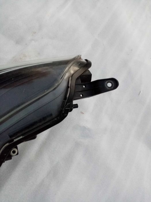 Lampa prawa przednia Toyota Yaris gen III 2014 r.