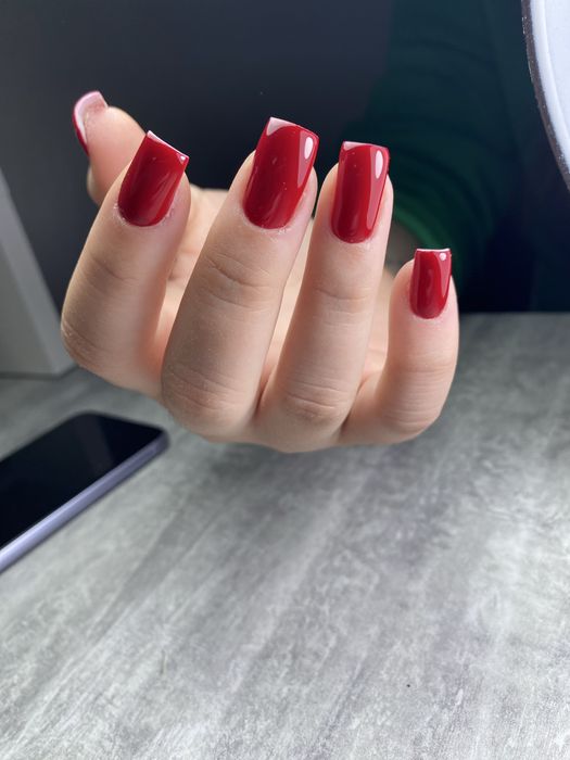 Манікюр та педикюр