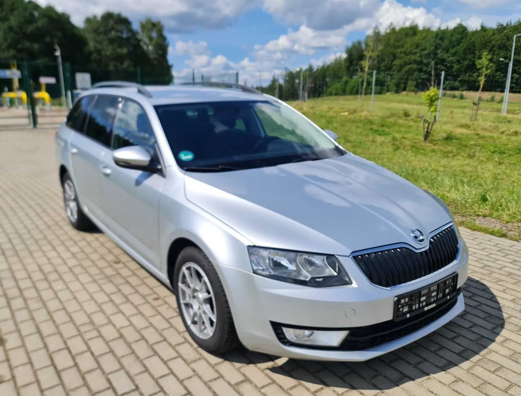 Бампер Skoda Octavia A5 A7 RS Запчастини Skoda Octavia A5 A7 Розборка