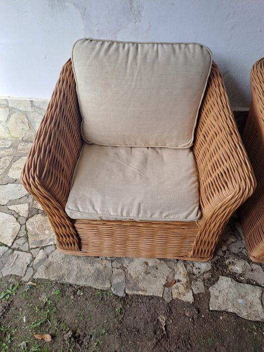 Conjunto de sofa de vime. Para  desocupar.