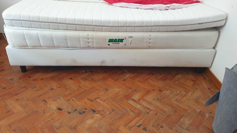 base de Cama +colchão  semi nono.