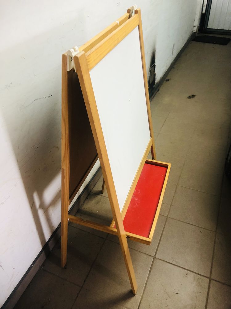 Dwustronną tablicę IKEA dla dzieci