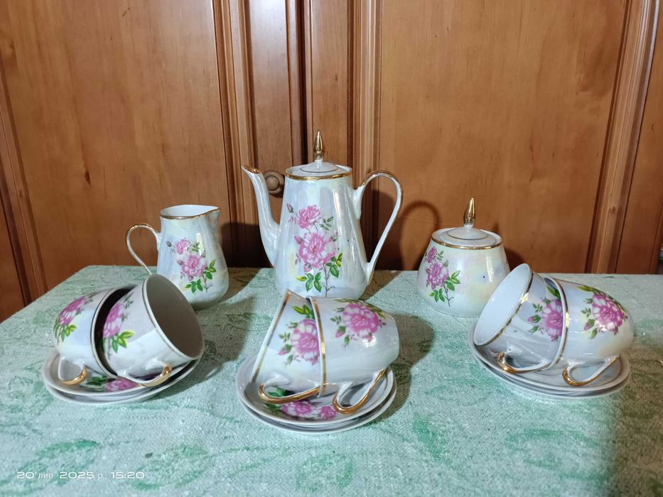 Посуда , сервизы .