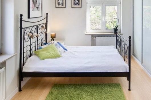 Rama łóżka IKEA 140×200 z listwami – super stan