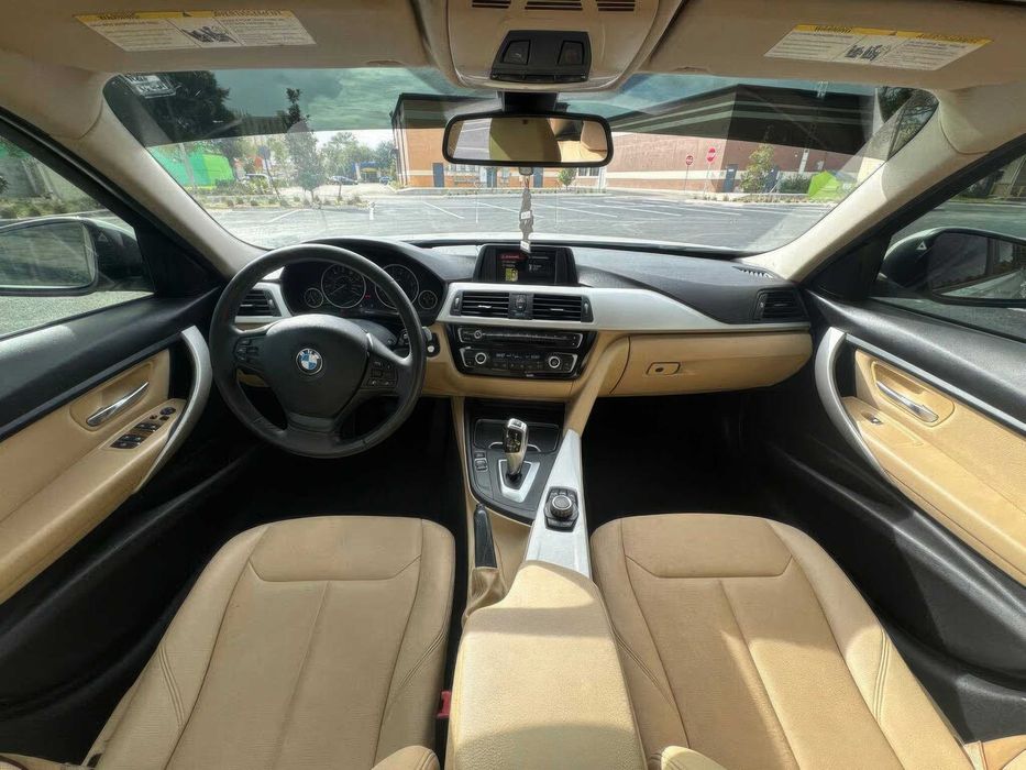 BMW 3 Series 320i      2018
