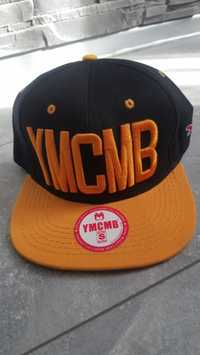 YMCMB Snapback Czapka Black Yellow