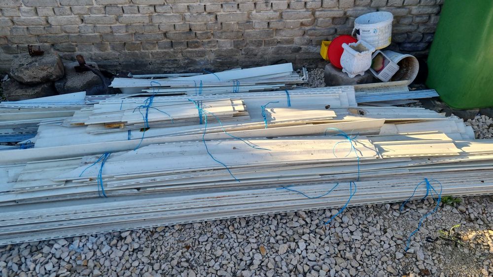 Saiding uzywany kremowy