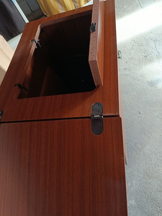 Móvel de máquina de costura