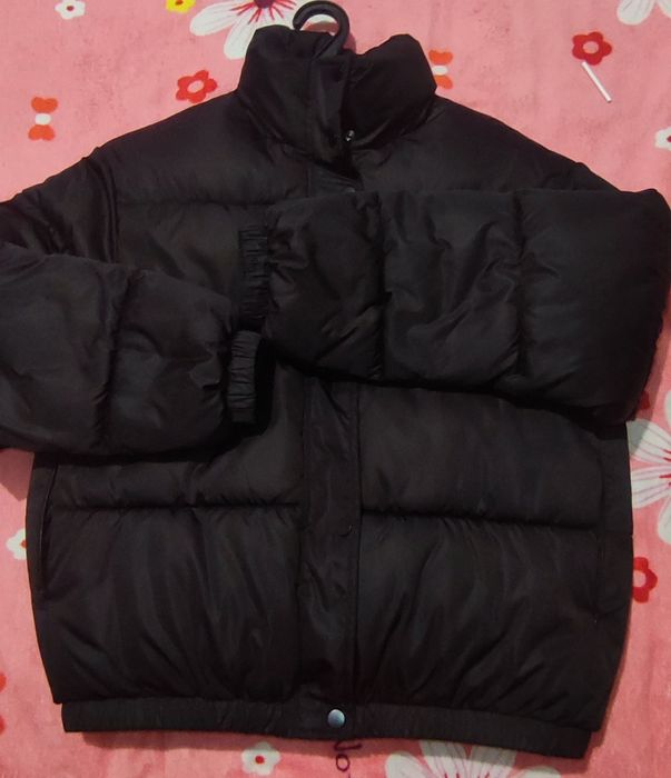 Зимова жіноча куртка