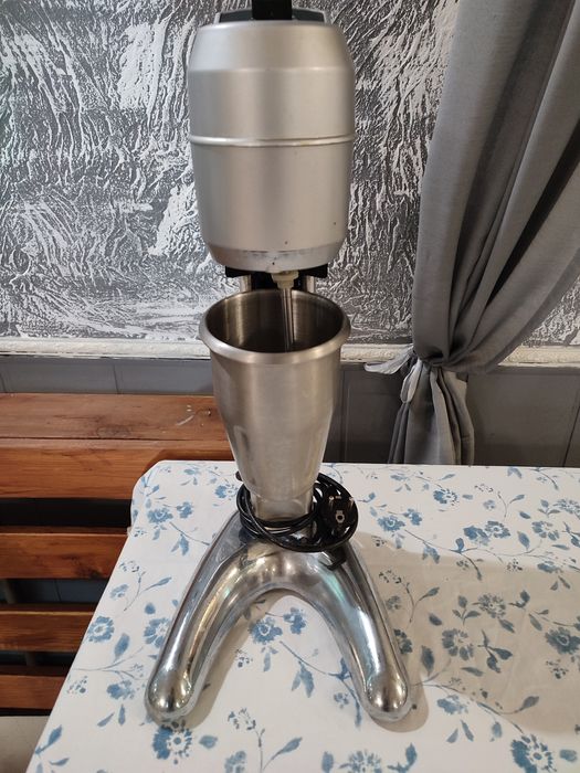 Блендер для молочних коктейлів (Шейкер)