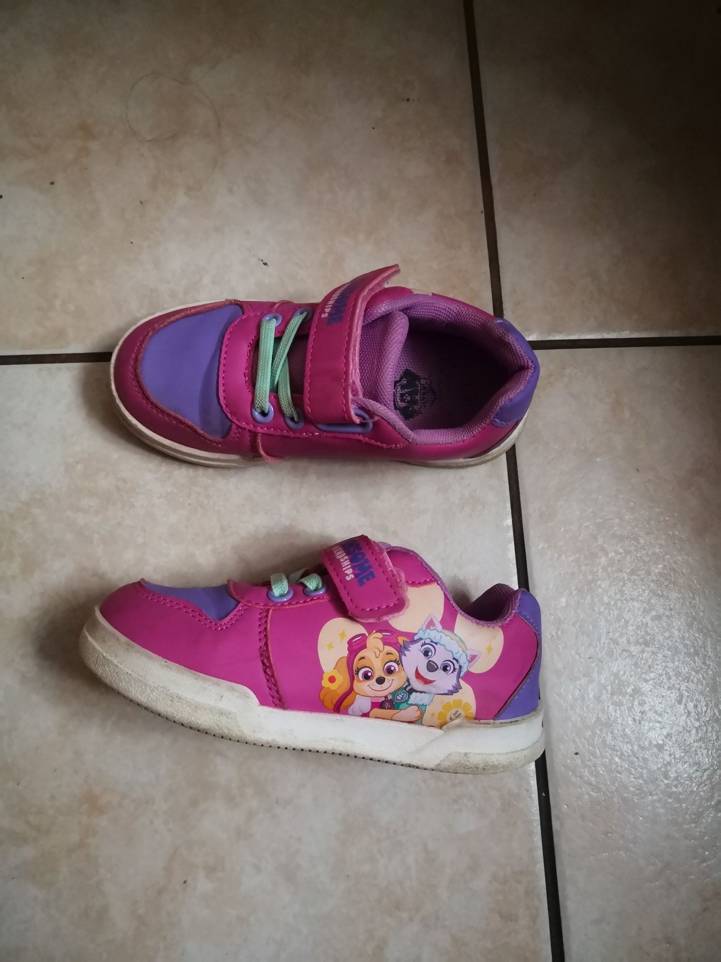 Adidasy dla dziewczynki roz 27 wkładka 17cm