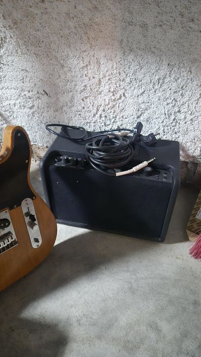 Guitarra eléctrica Fender Squier Stratocaster