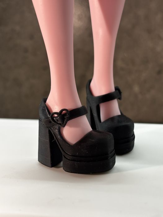 Туфлі для монстер хай